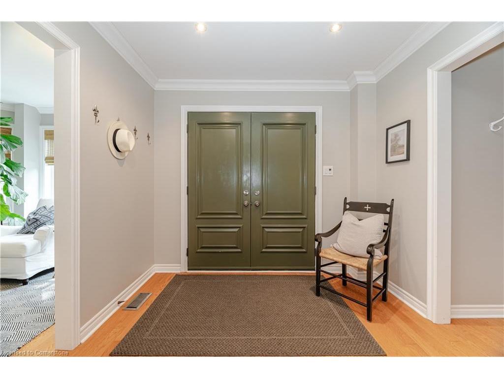 









323


Northwood

Drive,
Oakville,




ON
L6M 1M8

