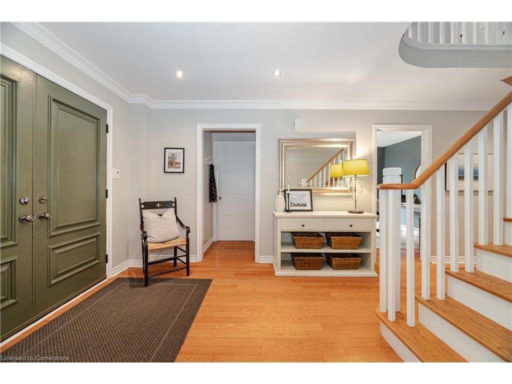 









323


Northwood

Drive,
Oakville,




ON
L6M 1M8


