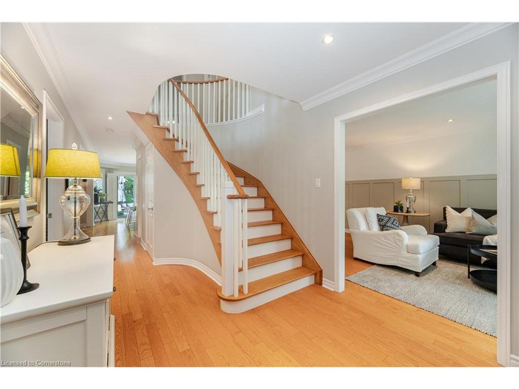









323


Northwood

Drive,
Oakville,




ON
L6M 1M8

