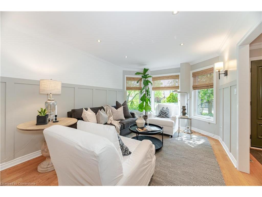 









323


Northwood

Drive,
Oakville,




ON
L6M 1M8

