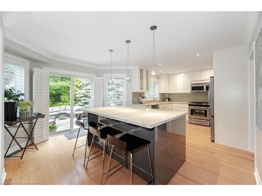 









323


Northwood

Drive,
Oakville,




ON
L6M 1M8

