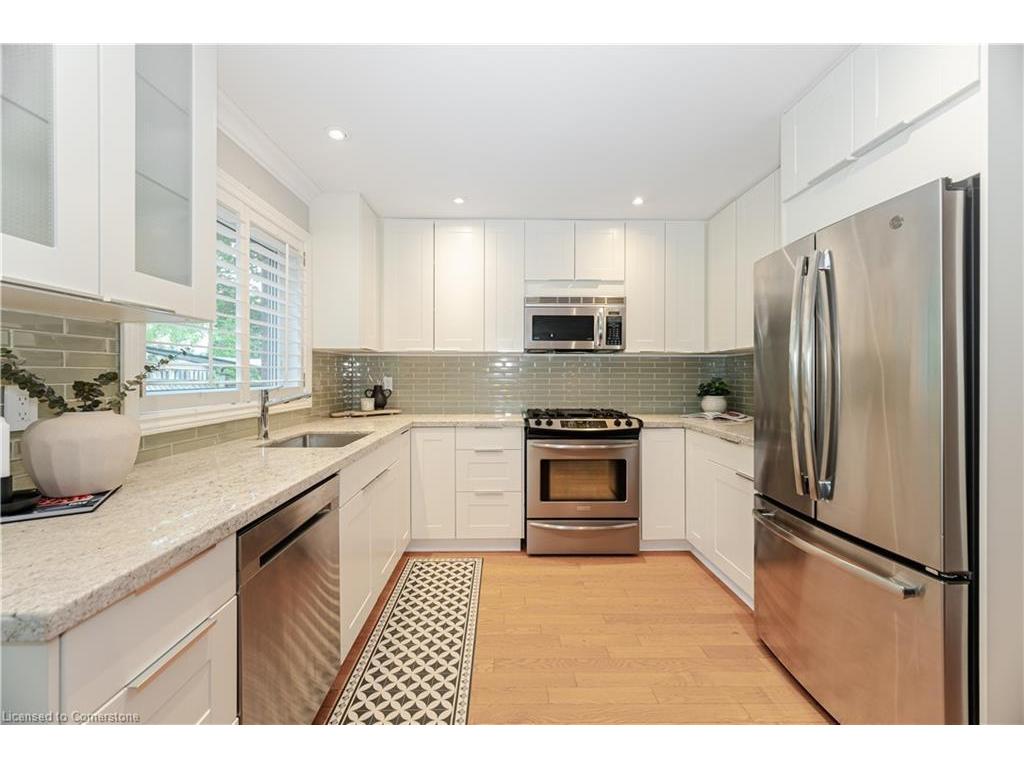 









323


Northwood

Drive,
Oakville,




ON
L6M 1M8

