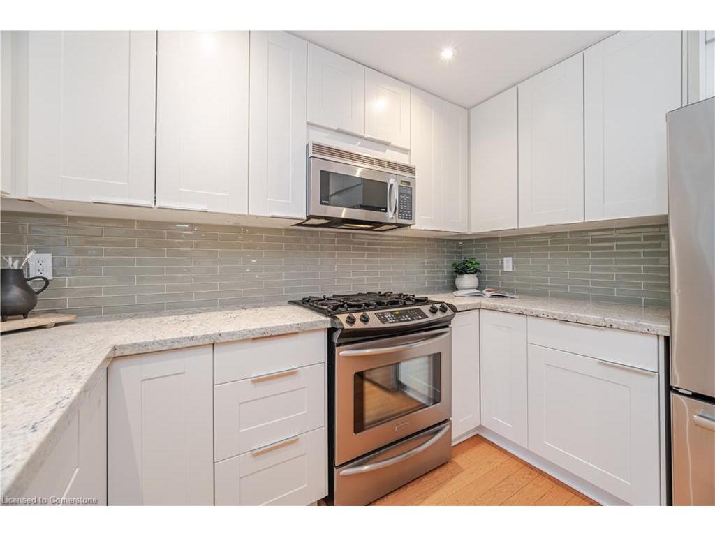









323


Northwood

Drive,
Oakville,




ON
L6M 1M8

