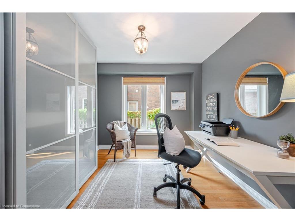 









323


Northwood

Drive,
Oakville,




ON
L6M 1M8

