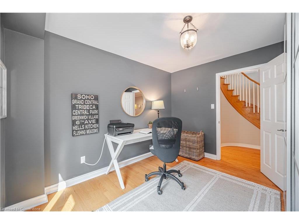 









323


Northwood

Drive,
Oakville,




ON
L6M 1M8

