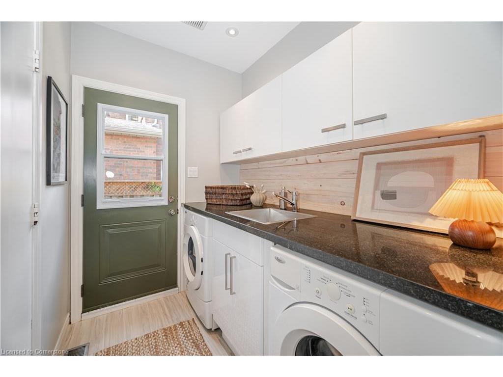 









323


Northwood

Drive,
Oakville,




ON
L6M 1M8

