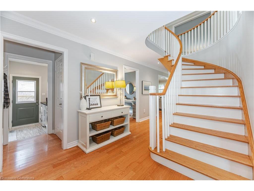 









323


Northwood

Drive,
Oakville,




ON
L6M 1M8

