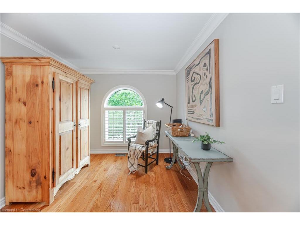 









323


Northwood

Drive,
Oakville,




ON
L6M 1M8

