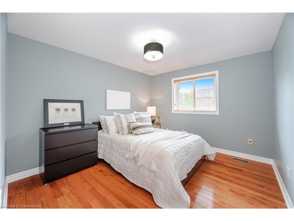 









323


Northwood

Drive,
Oakville,




ON
L6M 1M8

