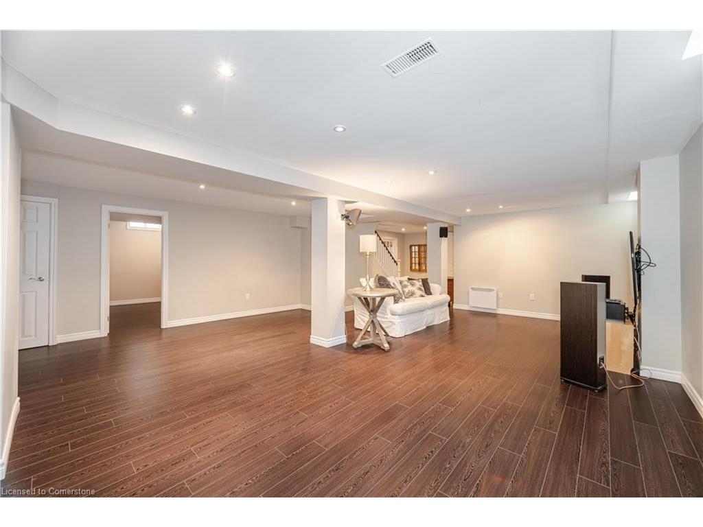 









323


Northwood

Drive,
Oakville,




ON
L6M 1M8

