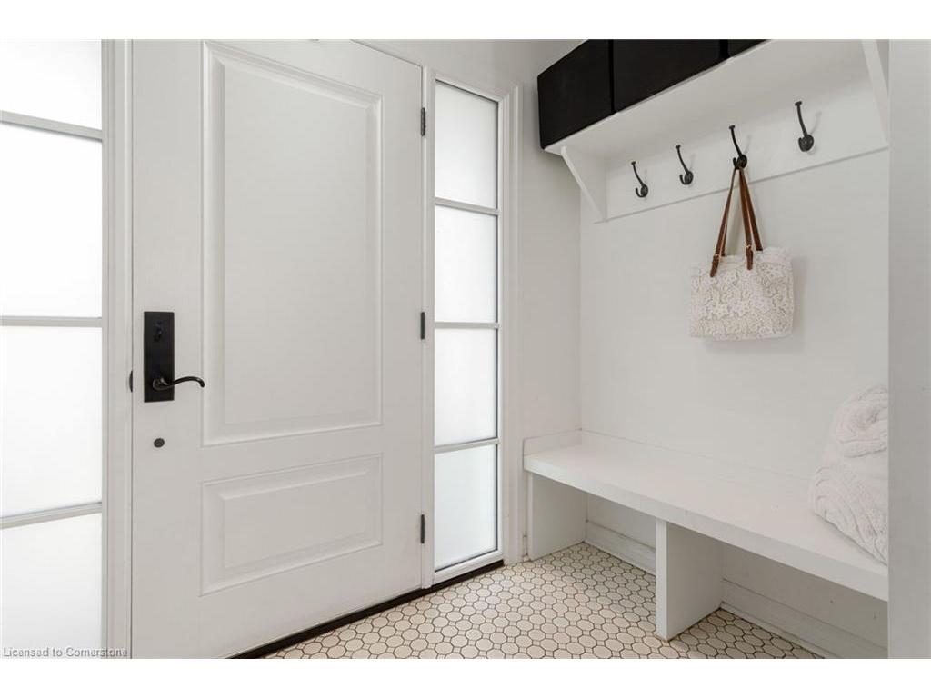 









2088


Saxon

Road,
Oakville,




ON
L6L 2V2

