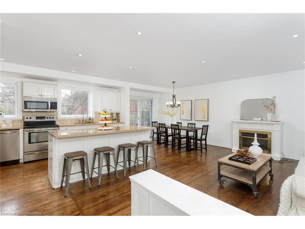 









2088


Saxon

Road,
Oakville,




ON
L6L 2V2

