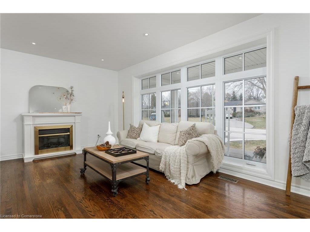 









2088


Saxon

Road,
Oakville,




ON
L6L 2V2

