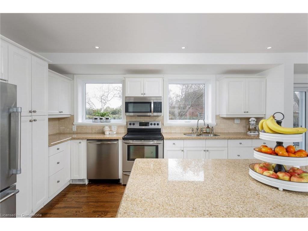 









2088


Saxon

Road,
Oakville,




ON
L6L 2V2

