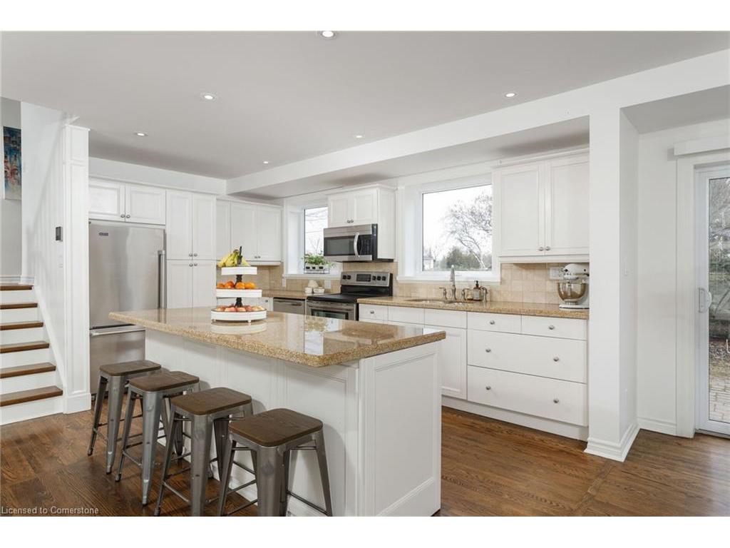 









2088


Saxon

Road,
Oakville,




ON
L6L 2V2

