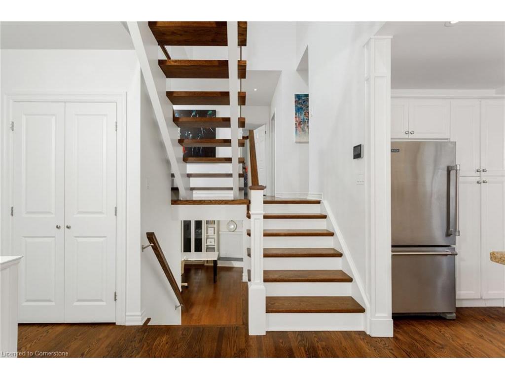 









2088


Saxon

Road,
Oakville,




ON
L6L 2V2

