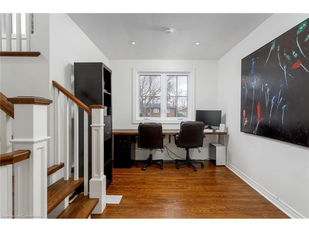 









2088


Saxon

Road,
Oakville,




ON
L6L 2V2

