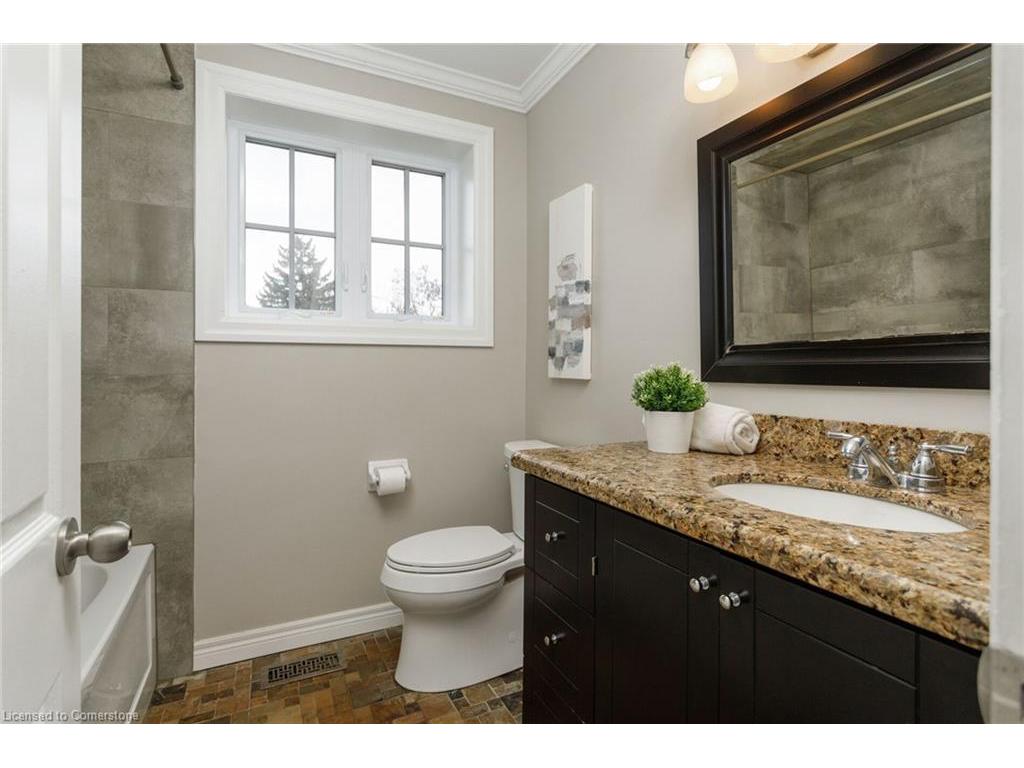 









2088


Saxon

Road,
Oakville,




ON
L6L 2V2


