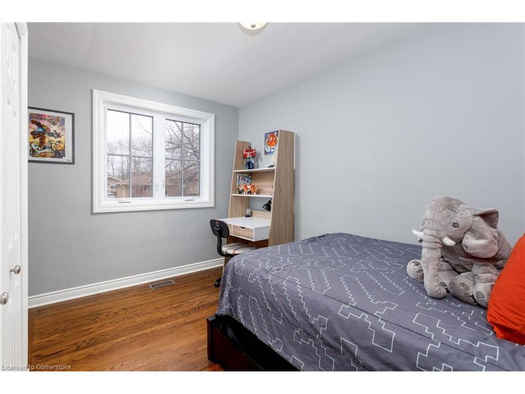 









2088


Saxon

Road,
Oakville,




ON
L6L 2V2

