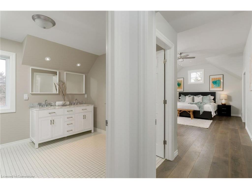 









2088


Saxon

Road,
Oakville,




ON
L6L 2V2


