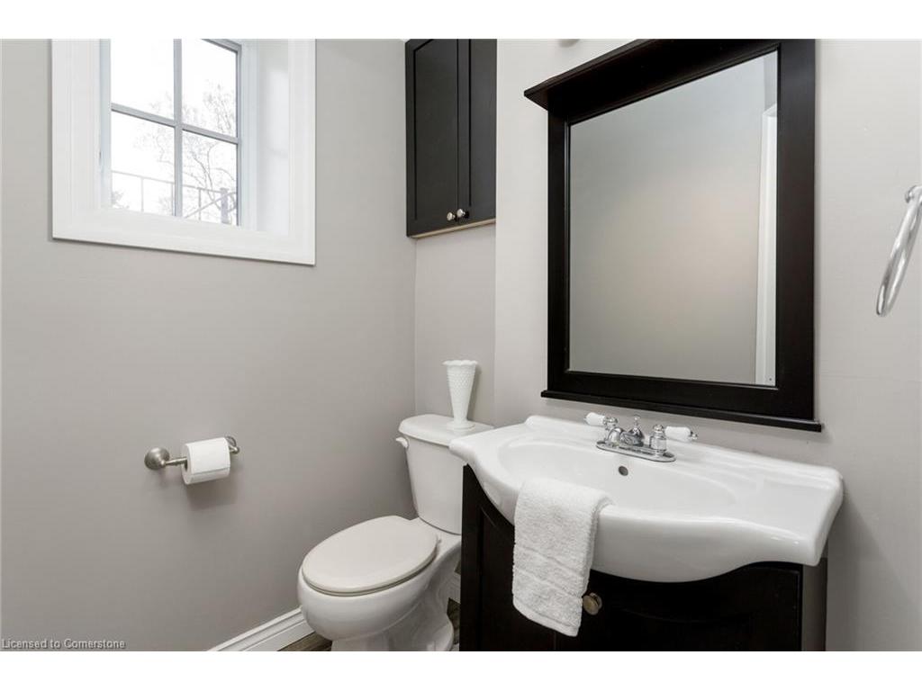 









2088


Saxon

Road,
Oakville,




ON
L6L 2V2

