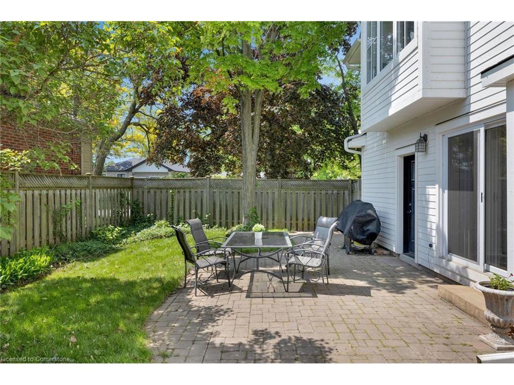 









2088


Saxon

Road,
Oakville,




ON
L6L 2V2

