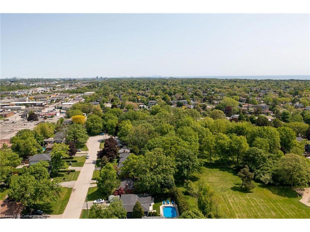 









2088


Saxon

Road,
Oakville,




ON
L6L 2V2

