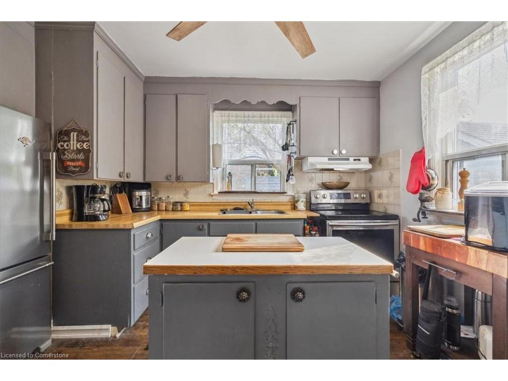 









276


East 37th

Street,
Hamilton,




ON
L8V 4B3

