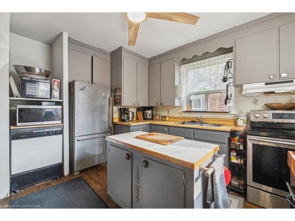 









276


East 37th

Street,
Hamilton,




ON
L8V 4B3


