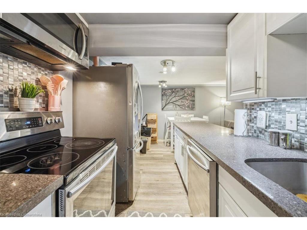 









276


East 37th

Street,
Hamilton,




ON
L8V 4B3

