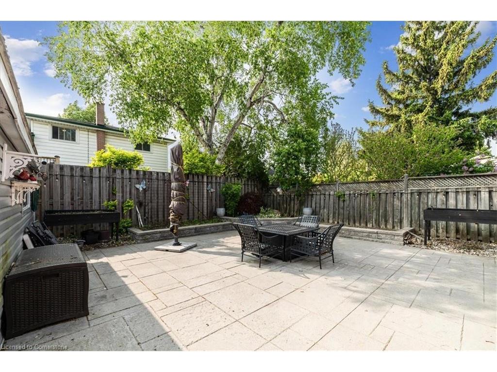 









276


East 37th

Street,
Hamilton,




ON
L8V 4B3

