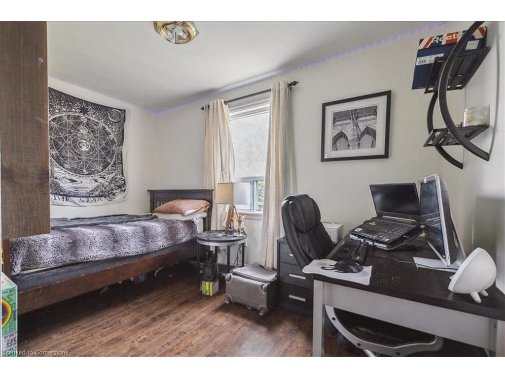 









276


East 37th

Street,
Hamilton,




ON
L8V 4B3

