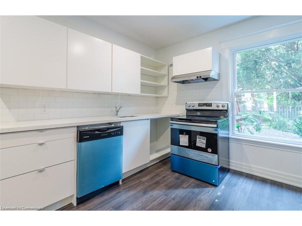 









115


Spadina

Avenue,
Hamilton,




ON
L8M 2X4

