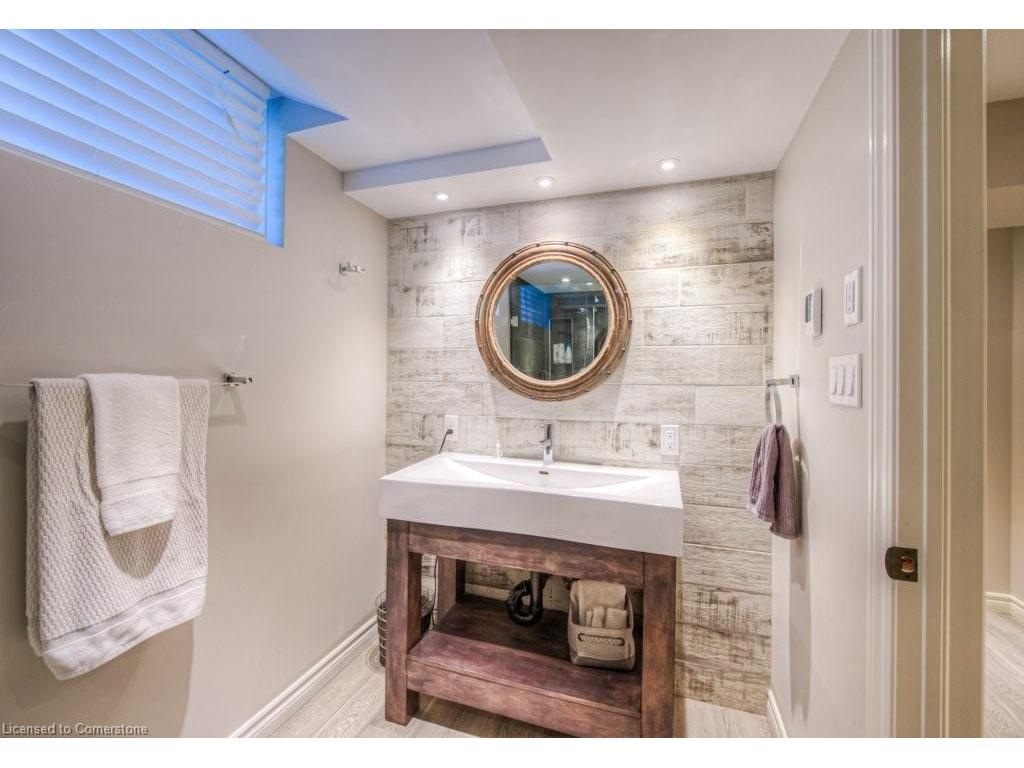 









8466


Sideroad 30

,
Rockwood,




ON
N0B 2K0

