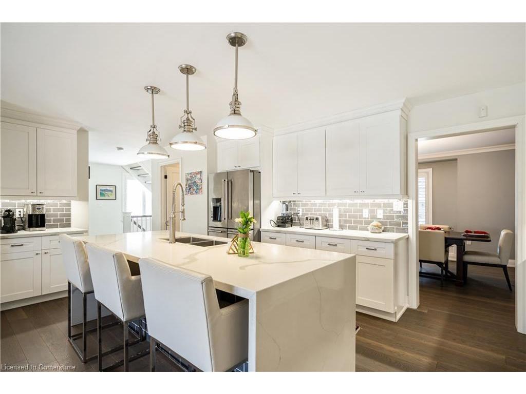 









573


Woodland

Avenue,
Burlington,




ON
L7R 2S3


