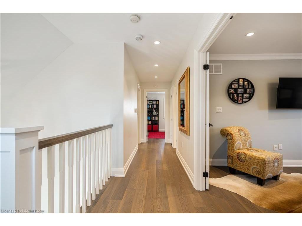 









573


Woodland

Avenue,
Burlington,




ON
L7R 2S3


