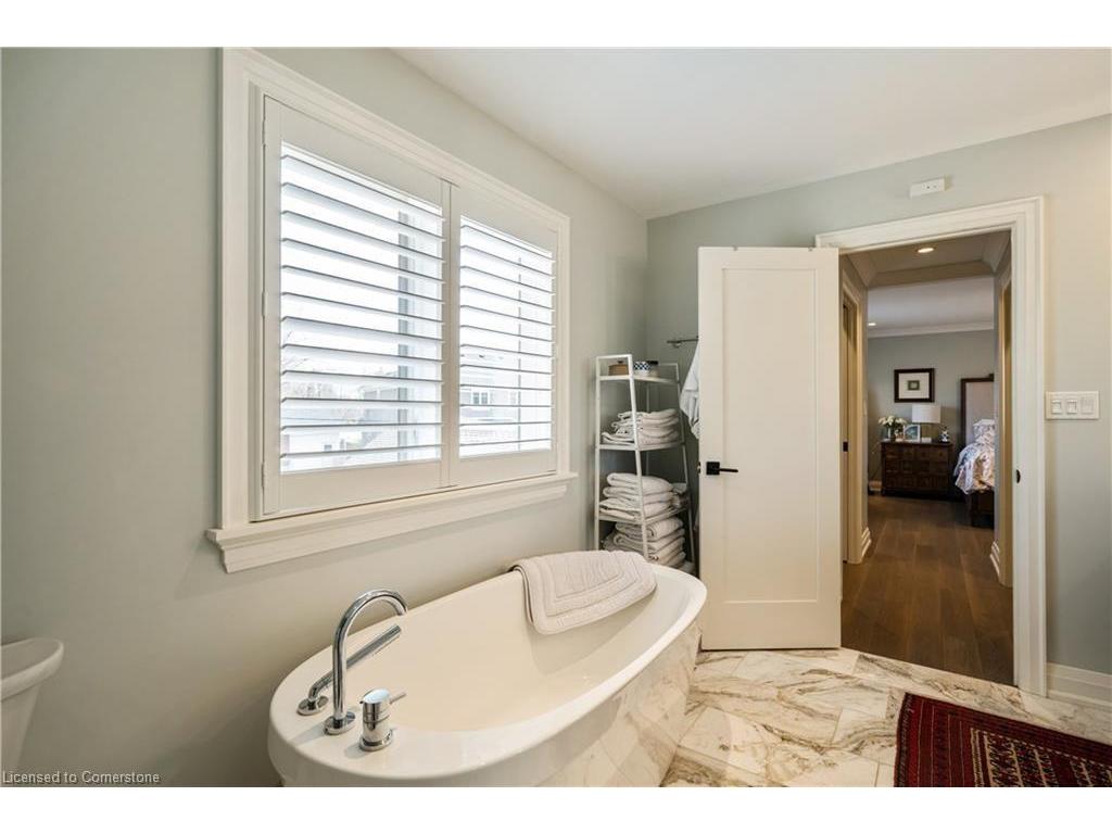 









573


Woodland

Avenue,
Burlington,




ON
L7R 2S3


