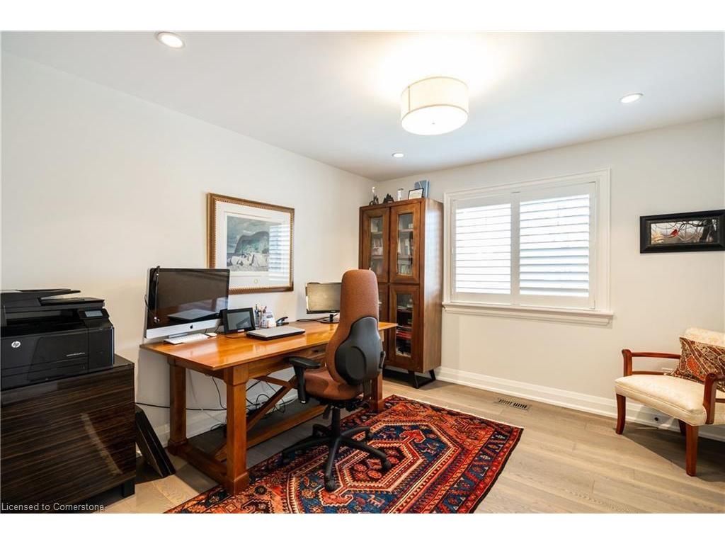 









573


Woodland

Avenue,
Burlington,




ON
L7R 2S3

