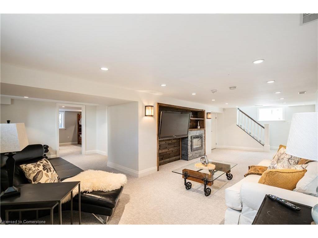 









573


Woodland

Avenue,
Burlington,




ON
L7R 2S3

