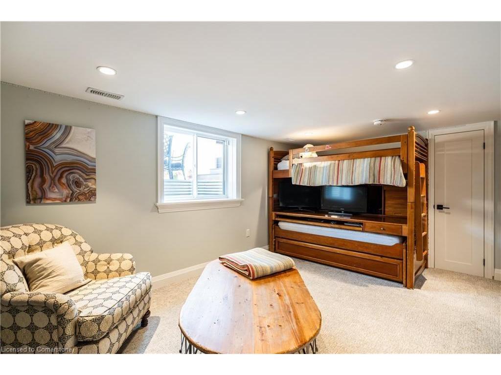 









573


Woodland

Avenue,
Burlington,




ON
L7R 2S3

