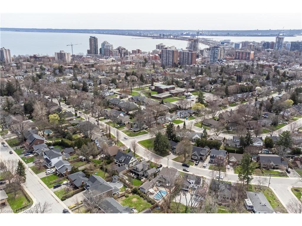 









573


Woodland

Avenue,
Burlington,




ON
L7R 2S3

