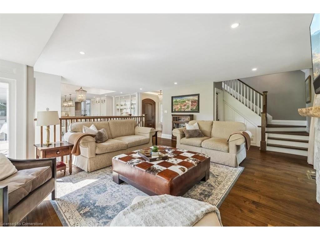 









382


Trafalgar

Road,
Oakville,




ON
L6J 3H5

