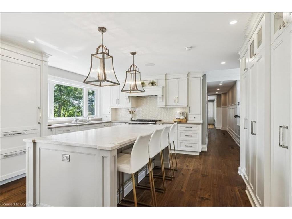 









382


Trafalgar

Road,
Oakville,




ON
L6J 3H5

