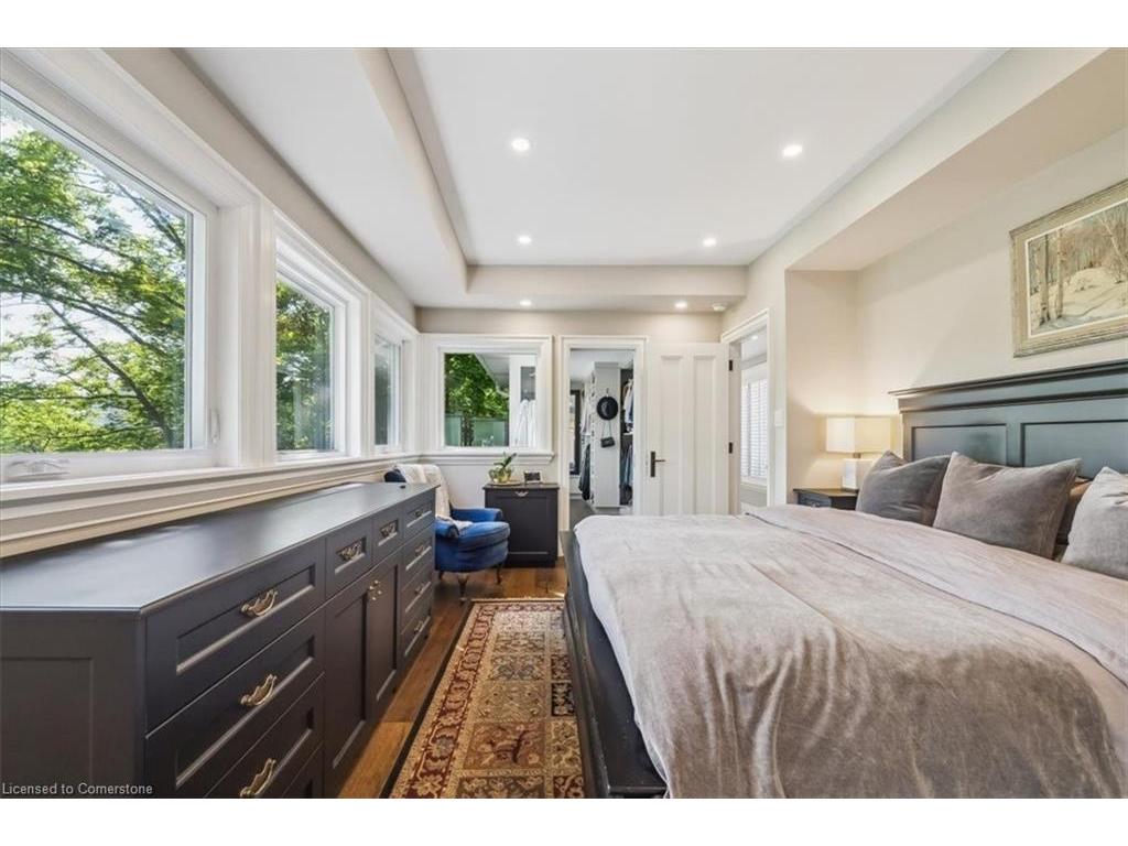 









382


Trafalgar

Road,
Oakville,




ON
L6J 3H5


