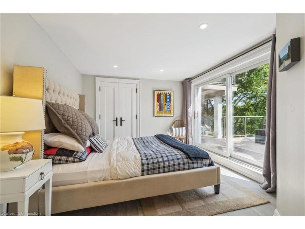 









382


Trafalgar

Road,
Oakville,




ON
L6J 3H5

