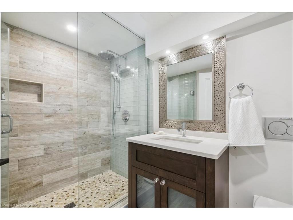 









382


Trafalgar

Road,
Oakville,




ON
L6J 3H5

