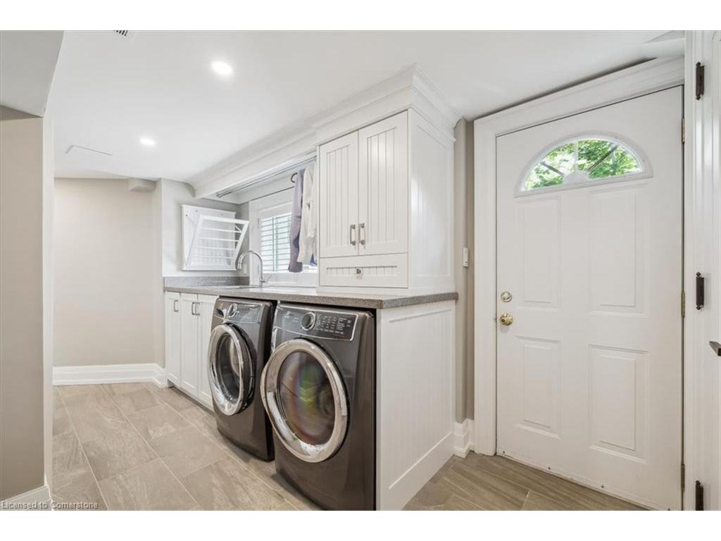 









382


Trafalgar

Road,
Oakville,




ON
L6J 3H5

