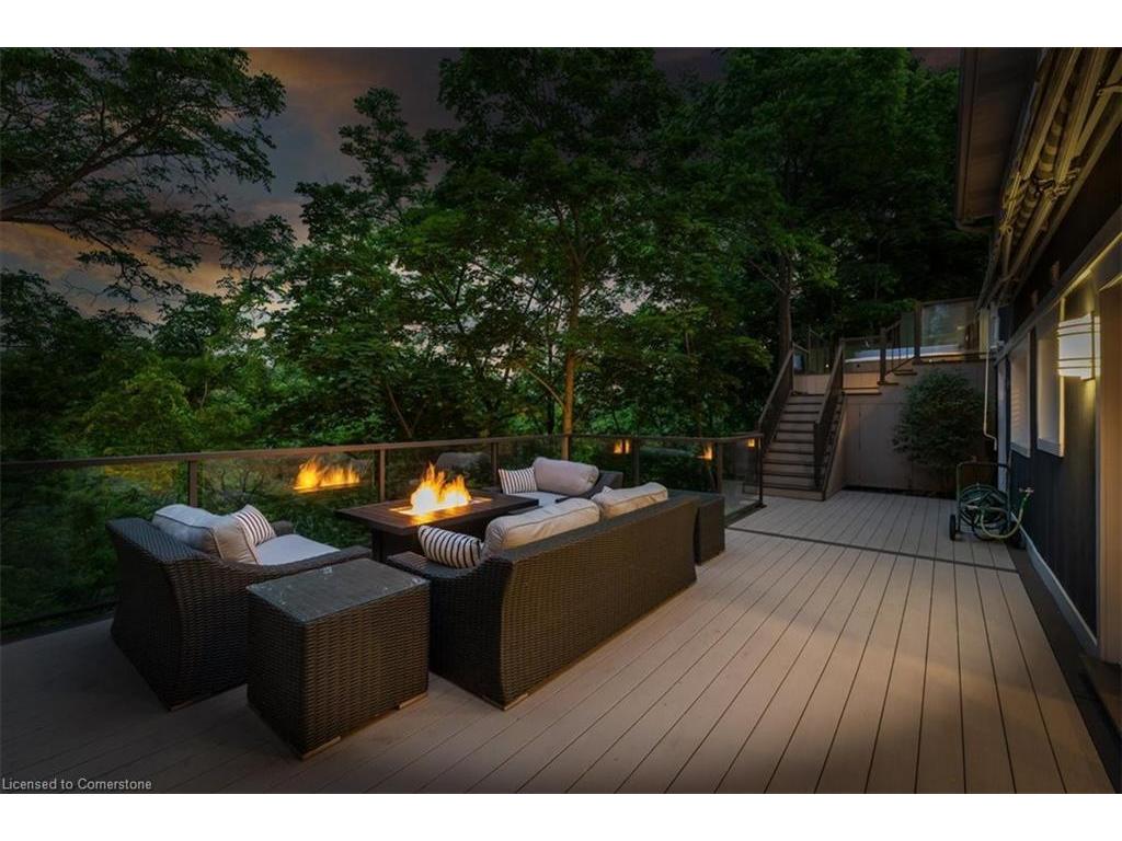 









382


Trafalgar

Road,
Oakville,




ON
L6J 3H5

