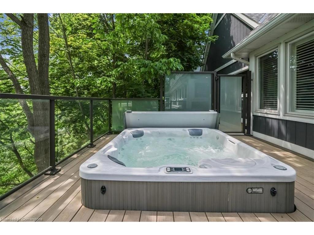 









382


Trafalgar

Road,
Oakville,




ON
L6J 3H5

