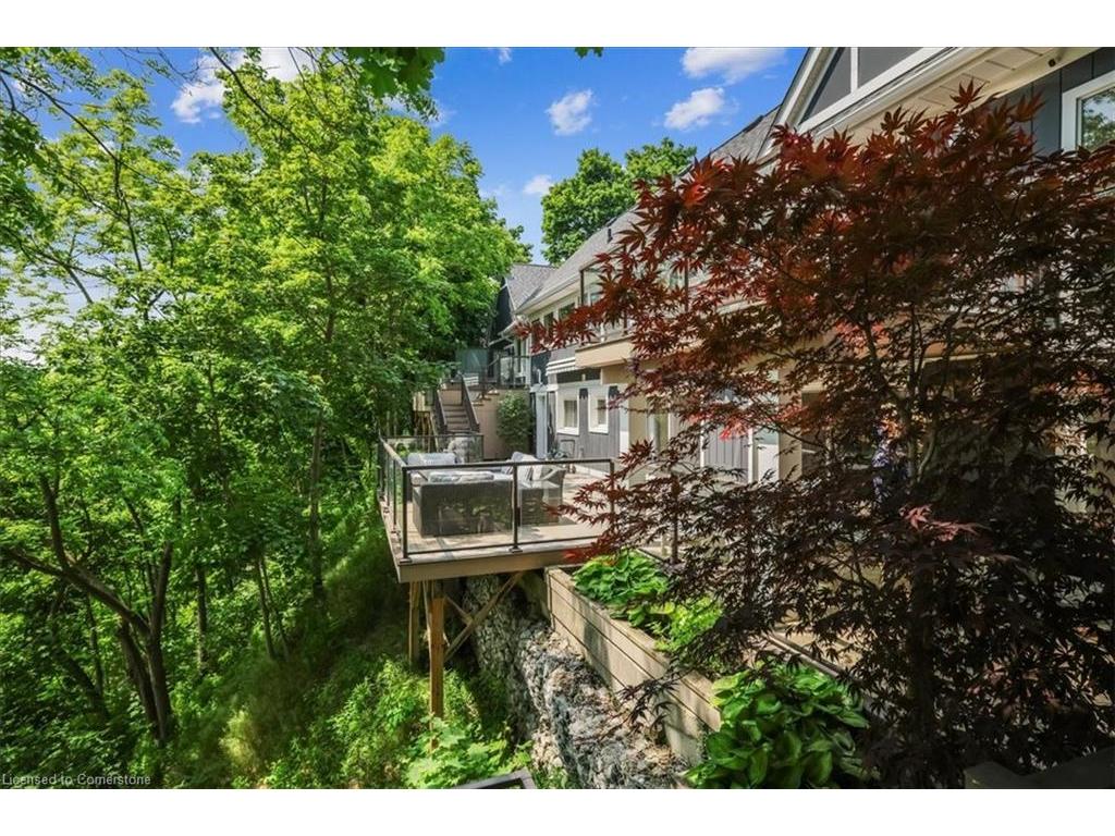 









382


Trafalgar

Road,
Oakville,




ON
L6J 3H5

